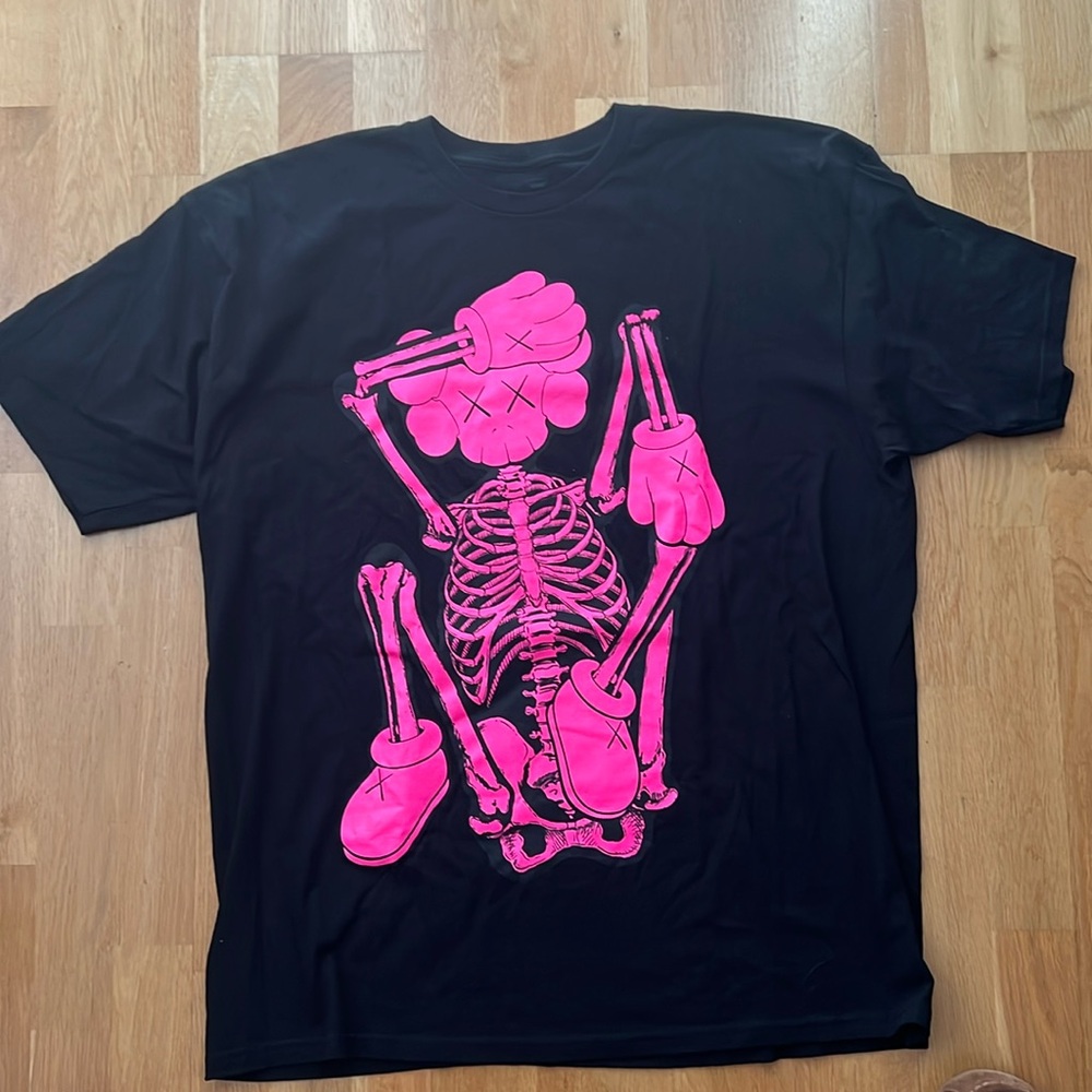 Brand New KAWS Pink Skeleton tee Black SZ XXL